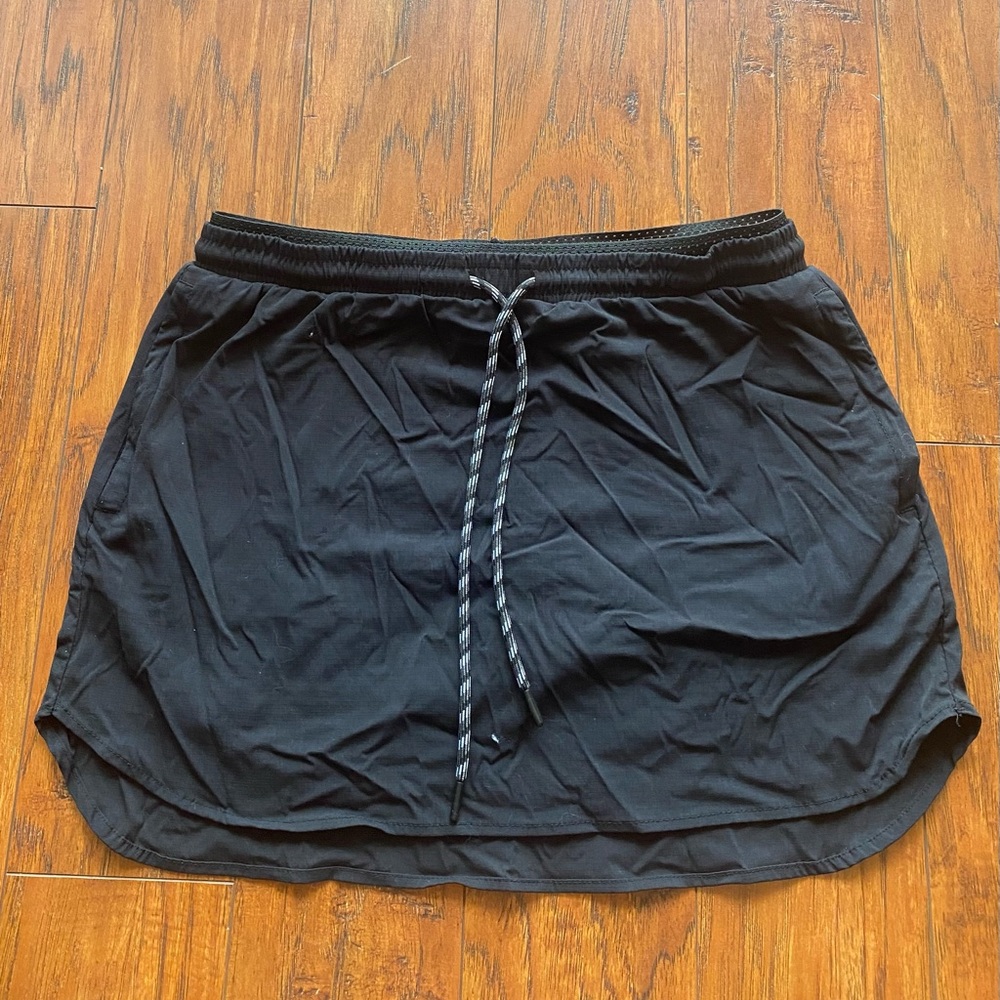 Black Skort
